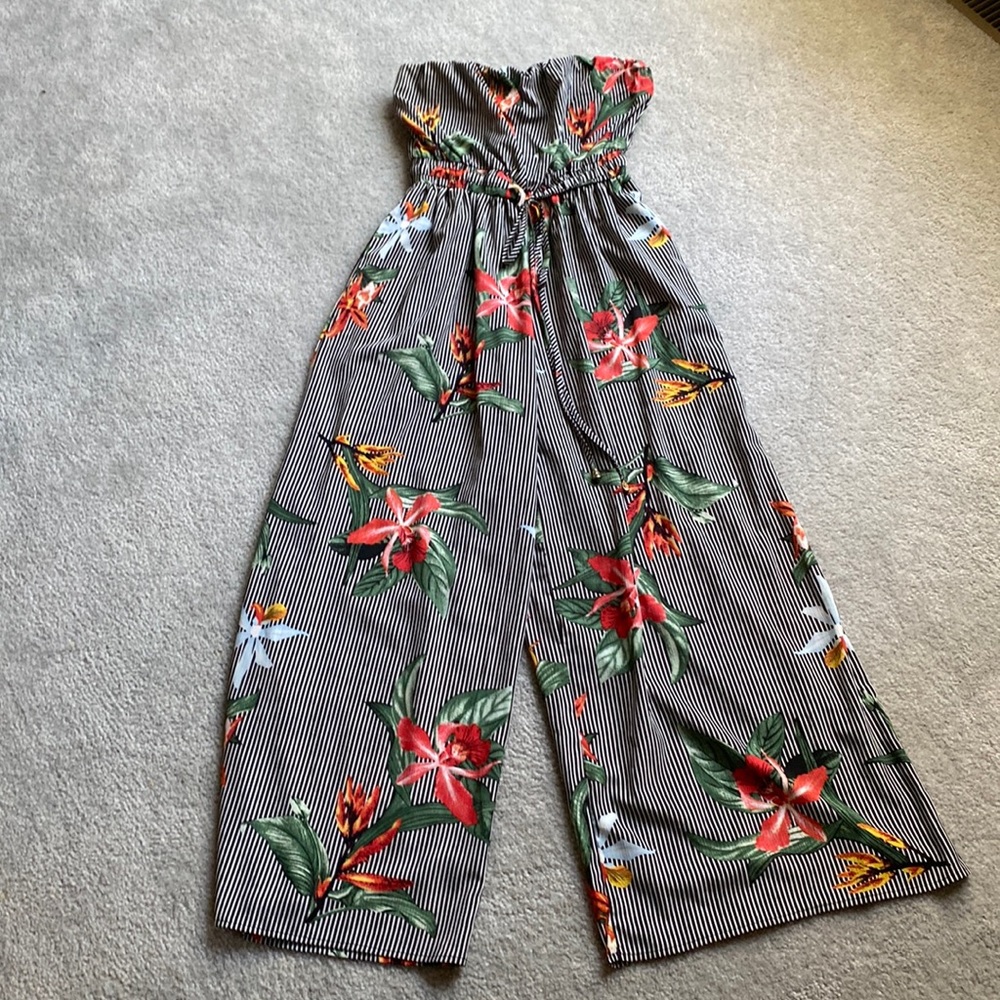 Strapless cute romper